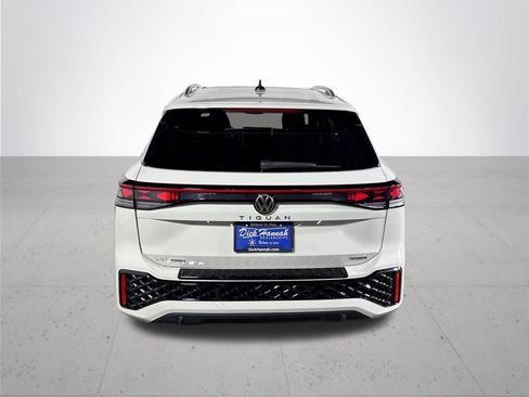 New 2026 Volkswagen Tiguan SEL R-Line AWD/4WD image 7