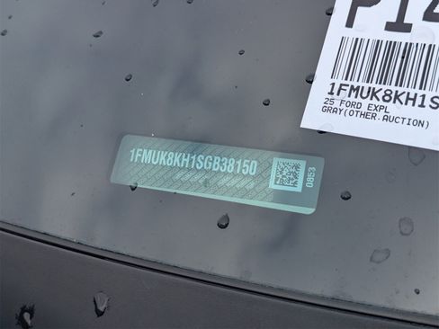 Used 2025 Ford Explorer ST-Line w/ ST-Line Street Pack image 6