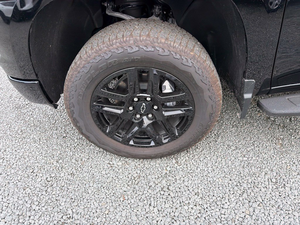 Used 2025 Chevrolet Silverado 1500 LT Trail Boss w/ Convenience Package II AWD/4WD image 11