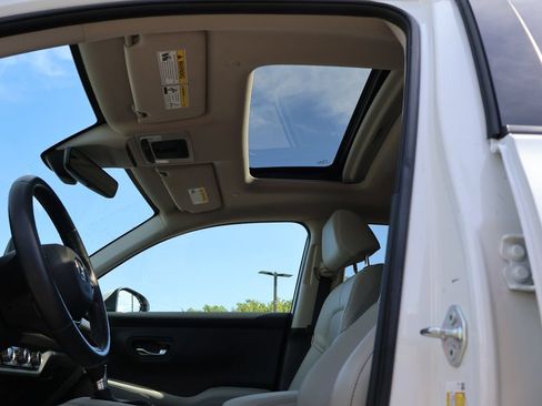 Certified 2023 Honda HR-V EX-L image 32