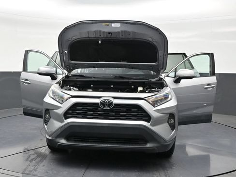 Used 2021 Toyota RAV4 XLE FWD image 33