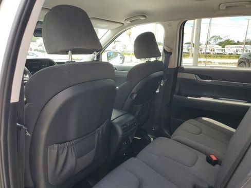 Used 2021 Hyundai Palisade SE FWD image 17