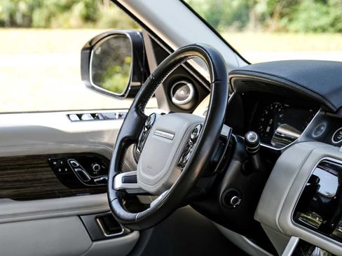 Used 2019 Land Rover Range Rover Long Wheelbase Supercharged image 17