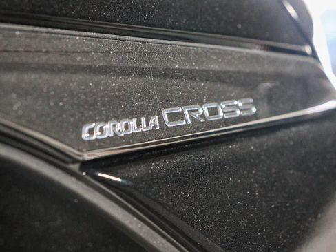 Certified 2024 Toyota Corolla Cross XLE w/ Convenience Package AWD/4WD image 31
