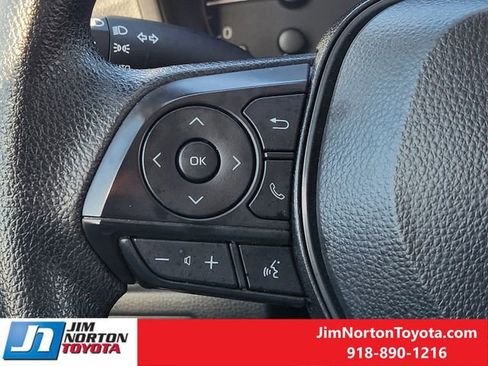 Used 2024 Toyota Corolla LE image 28