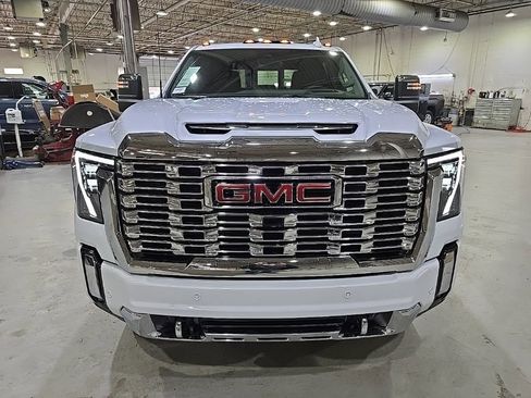 New 2026 GMC Sierra 3500 Denali w/ Denali Reserve Package AWD/4WD image 2