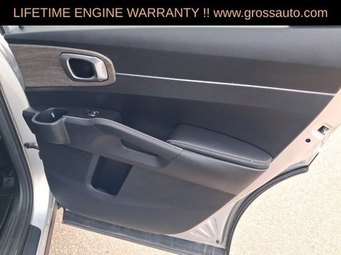 Used 2022 Kia Sorento S w/ Panoramic Sunroof Package AWD/4WD image 33