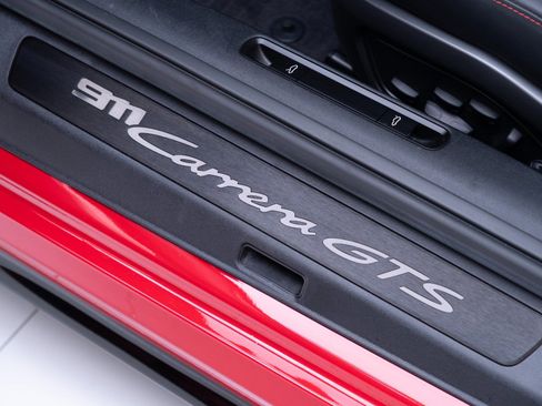 Certified 2024 Porsche 911 Carrera GTS image 15