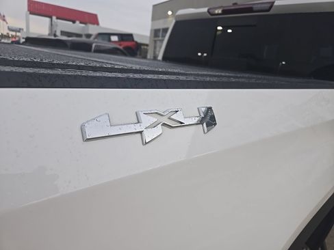 Used 2019 GMC Sierra 1500 SLT AWD/4WD image 12
