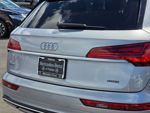 Used 2023 Audi Q5 2.0T Premium w/ Convenience Package image 13