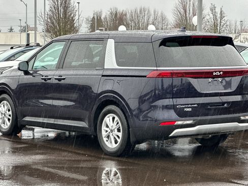 Used 2022 Kia Carnival LX image 6