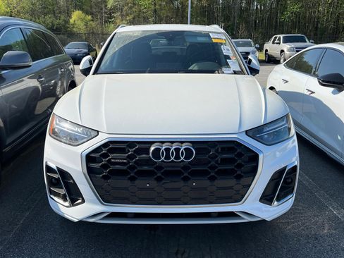 Used 2025 Audi Q5 e Premium Plus image 2