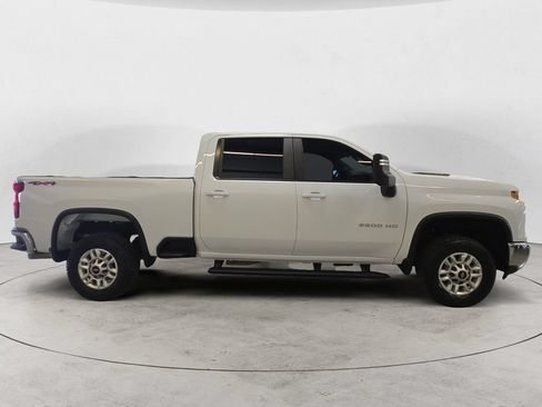 Used 2024 Chevrolet Silverado 2500 LT AWD/4WD image 4