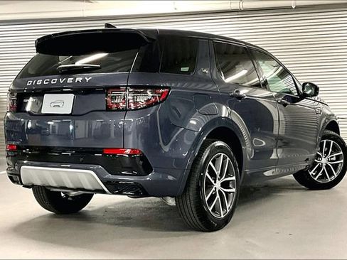 New 2025 Land Rover Discovery Sport S image 4