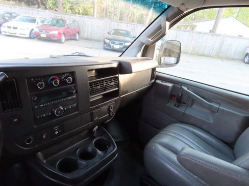 Used 2016 GMC Savana 2500 RWD image 24