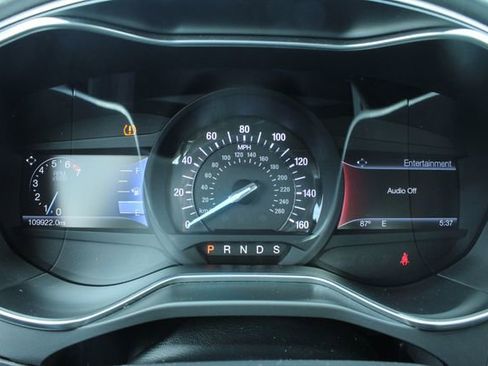 Used 2015 Ford Fusion SE image 25