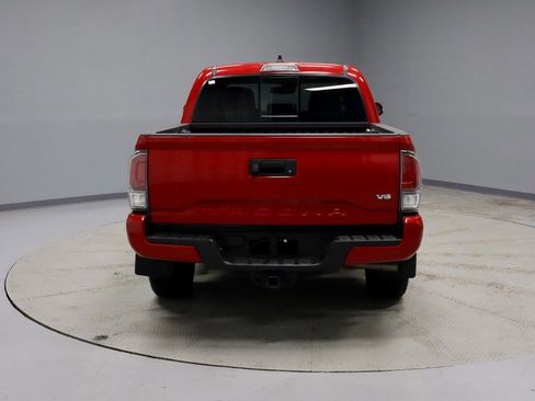 Used 2022 Toyota Tacoma TRD Sport image 9