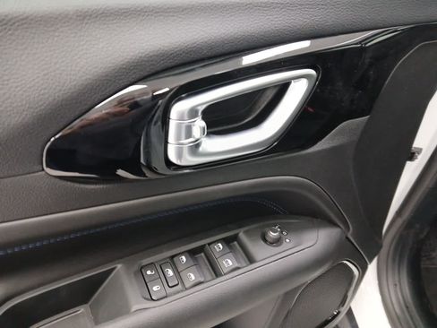 New 2026 Jeep Compass Latitude image 7