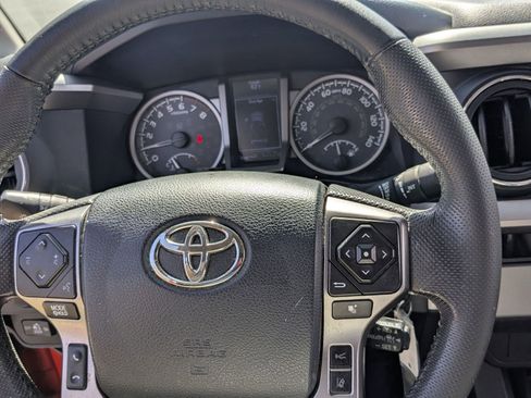 Used 2018 Toyota Tacoma SR5 image 14