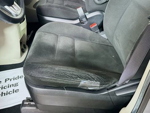 Used 2016 Dodge Grand Caravan SE w/ Quick Order Package 29E SE image 19