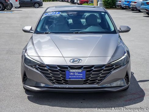Used 2023 Hyundai Elantra Limited FWD image 2