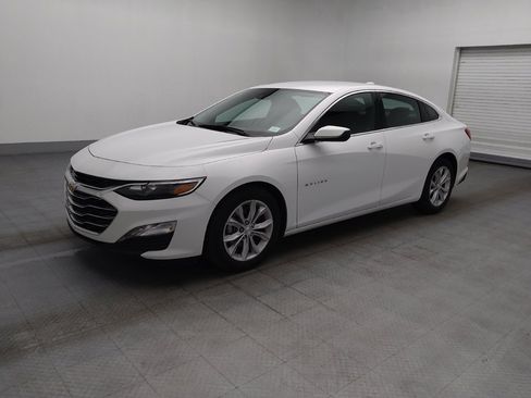 Used 2025 Chevrolet Malibu LT FWD image 2