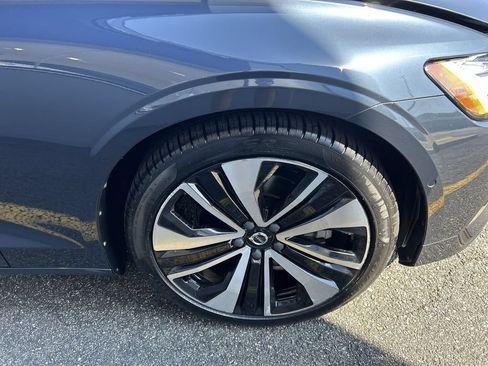Certified 2023 Volvo S60 B5 Ultimate w/ Climate Package FWD image 13