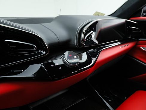 Certified 2025 Ferrari Purosangue image 40
