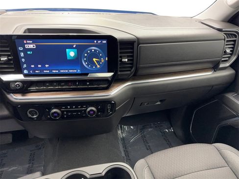Used 2024 Chevrolet Silverado 1500 LT image 53