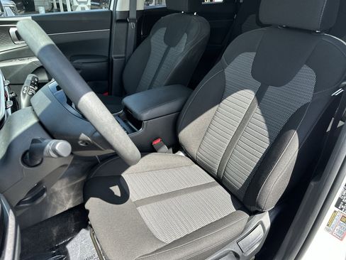Certified 2025 Kia Sorento LX FWD image 13