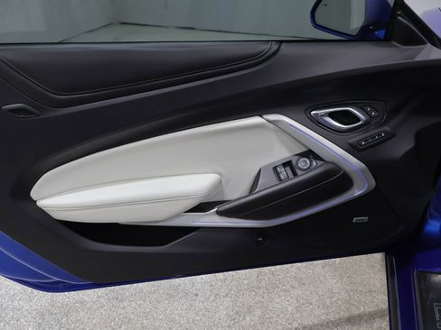 Used 2016 Chevrolet Camaro SS image 13
