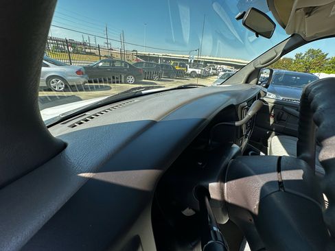 Used 2006 Chevrolet Express 3500 Passenger w/ LT Preferred Equipment Group image 26