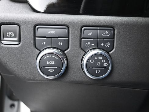 Used 2022 GMC Sierra 1500 Elevation w/ Elevation Premium Package AWD/4WD image 15