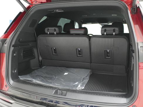 New 2026 Chevrolet Traverse RS w/ LPO, Floor Liner Package FWD image 9