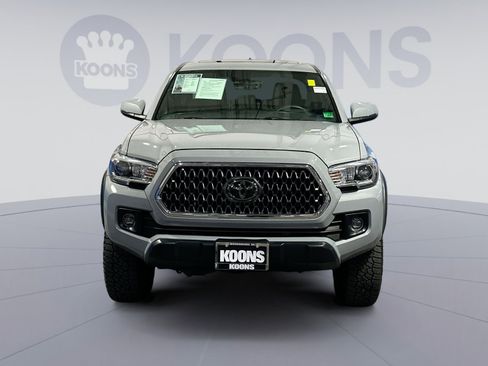 Used 2018 Toyota Tacoma SR image 11