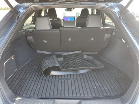 Used 2024 Toyota Venza Limited image 7