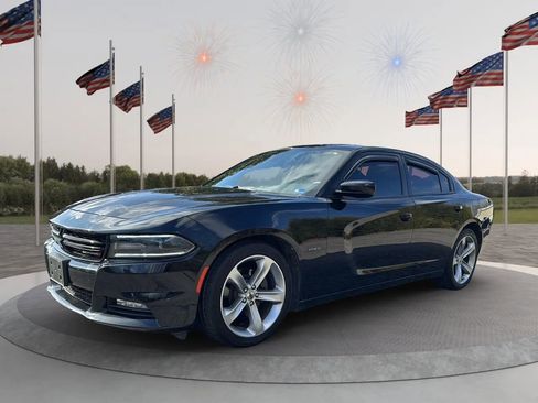 Used 2017 Dodge Charger R/T image 1
