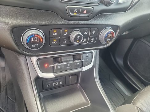 Used 2023 GMC Terrain SLT FWD image 20