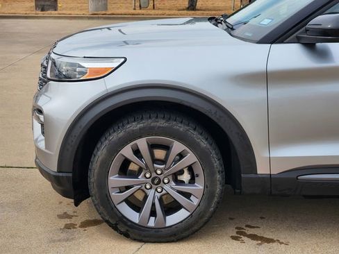 Used 2023 Ford Explorer XLT w/ Equipment Group 202A image 8