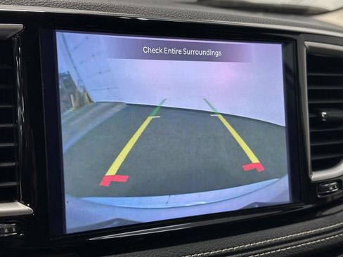 Used 2022 Chrysler Pacifica Touring-L FWD image 23