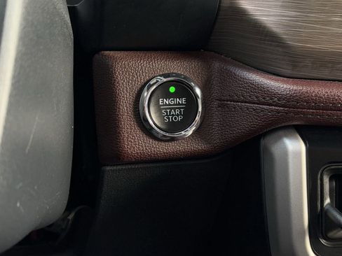 Used 2023 Ford Expedition Limited image 19