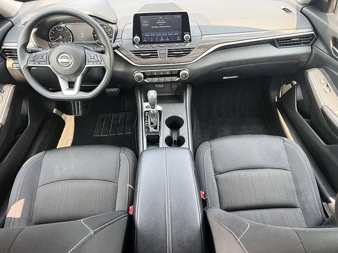 Certified 2025 Nissan Altima 2.5 SV FWD image 18