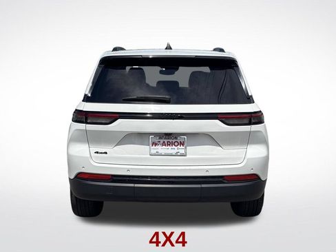 Used 2023 Jeep Grand Cherokee Altitude AWD/4WD image 15