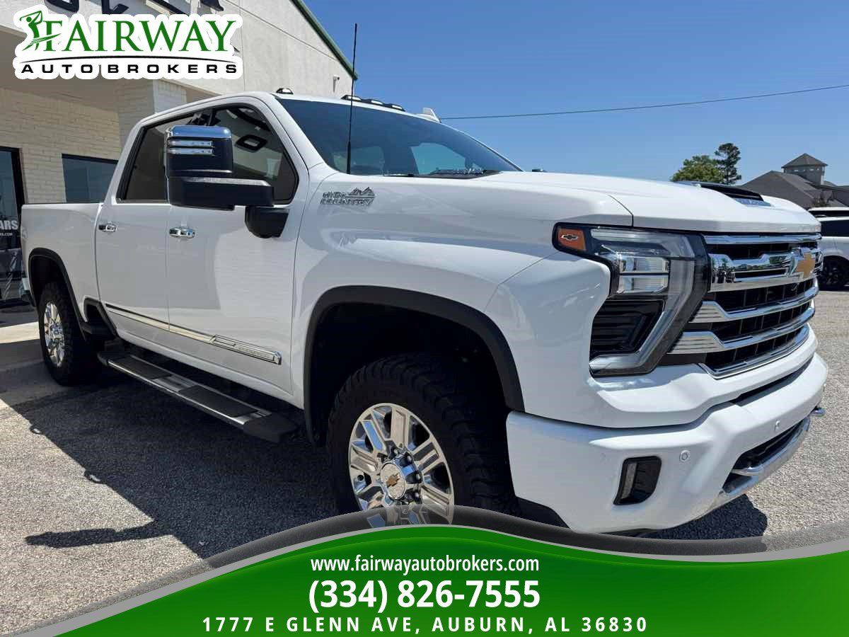 Used 2025 Chevrolet Silverado 2500 High Country w/ Technology Package AWD/4WD image 4