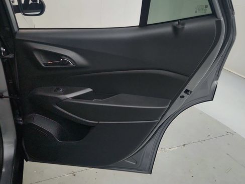 Certified 2024 Chevrolet Trax RS w/ Sunroof Package FWD image 27
