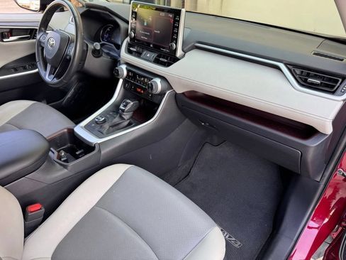 Used 2022 Toyota RAV4 Limited AWD/4WD image 14