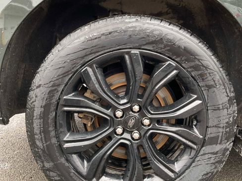 Used 2023 Ford Edge SE w/ Black Appearance Package image 16