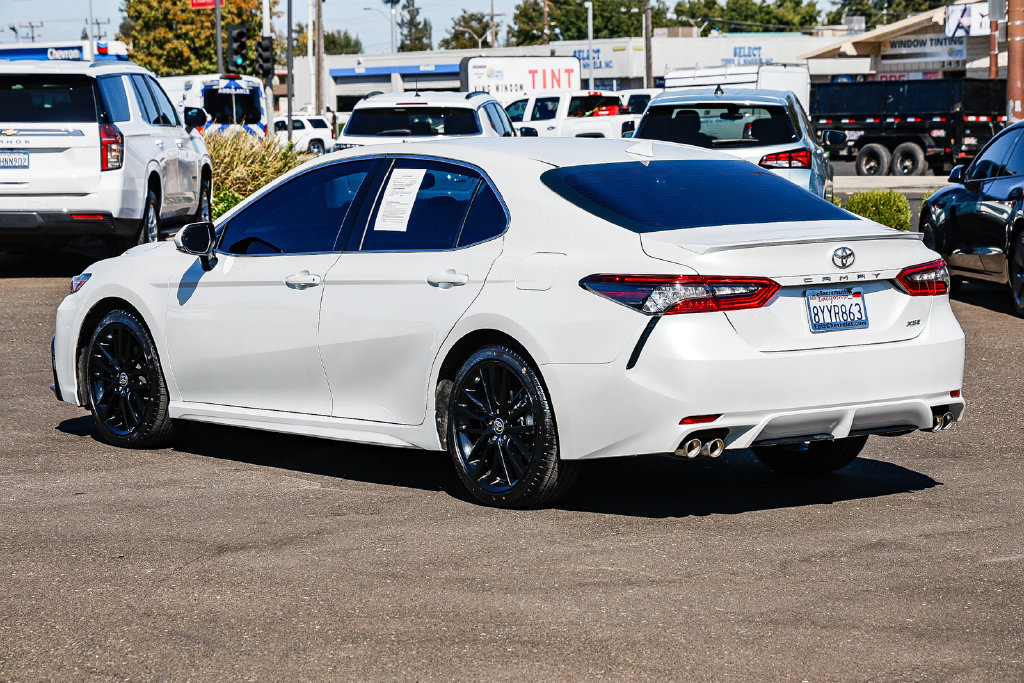 Used 2022 Toyota Camry XSE FWD image 2