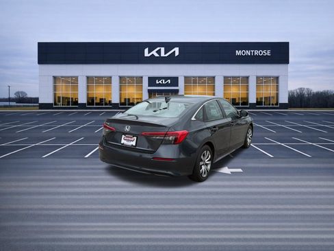 Used 2023 Honda Civic LX image 5