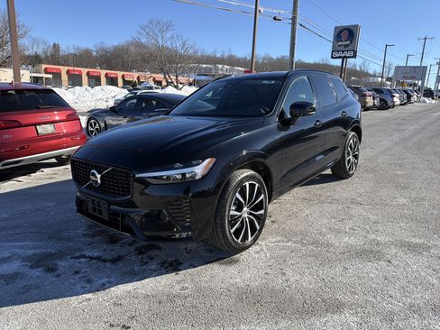 Certified 2025 Volvo XC60 B5 Plus image 3